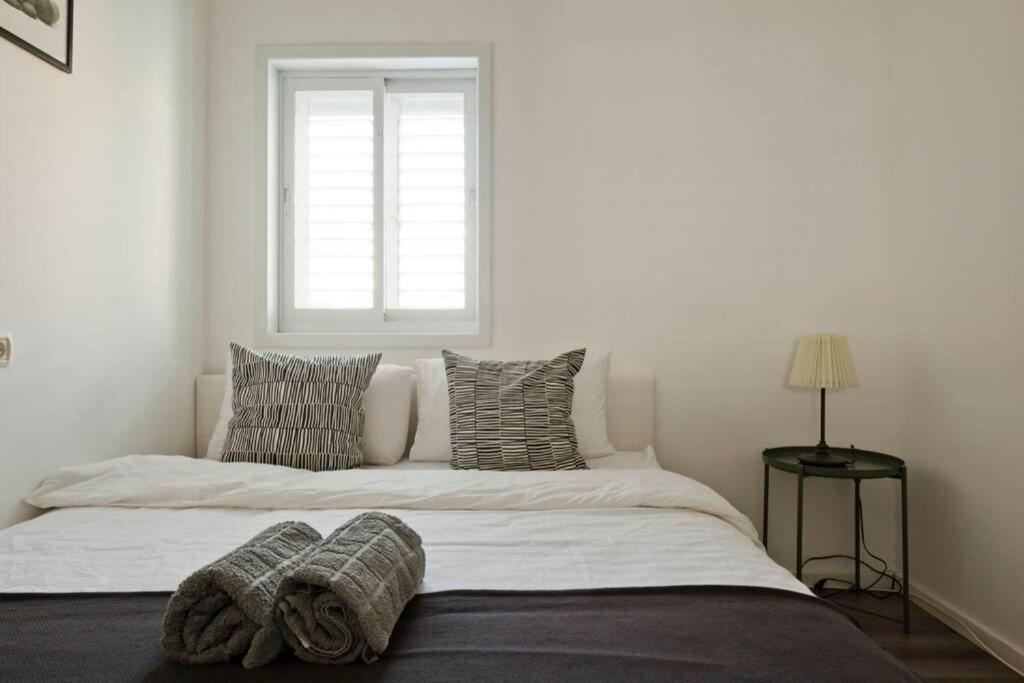 Big Apartment Next To Gordon Beach Plus Free Parking Tel Aviv Exterior foto