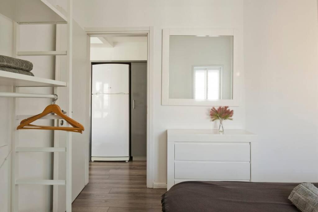 Big Apartment Next To Gordon Beach Plus Free Parking Tel Aviv Exterior foto